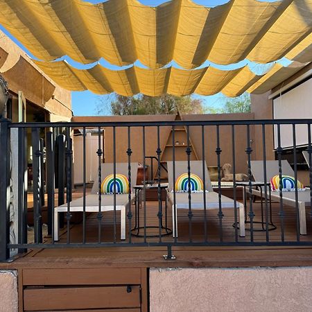 מלון דזרט הוט ספרינגס Mi Kasa Hot Springs 420,Adults Only, Clothing Optional מראה חיצוני תמונה